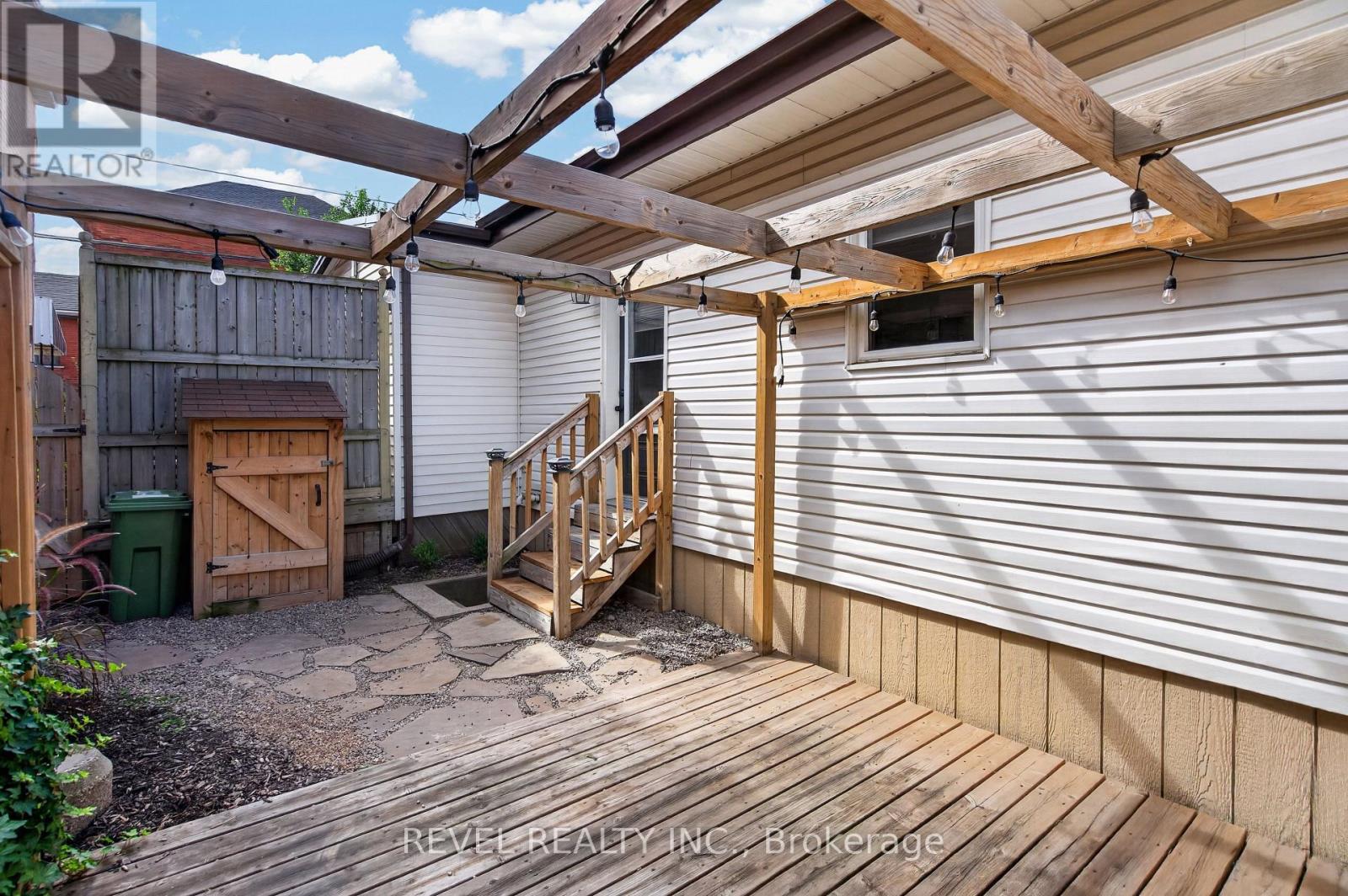 30 RAY STREET N - 19