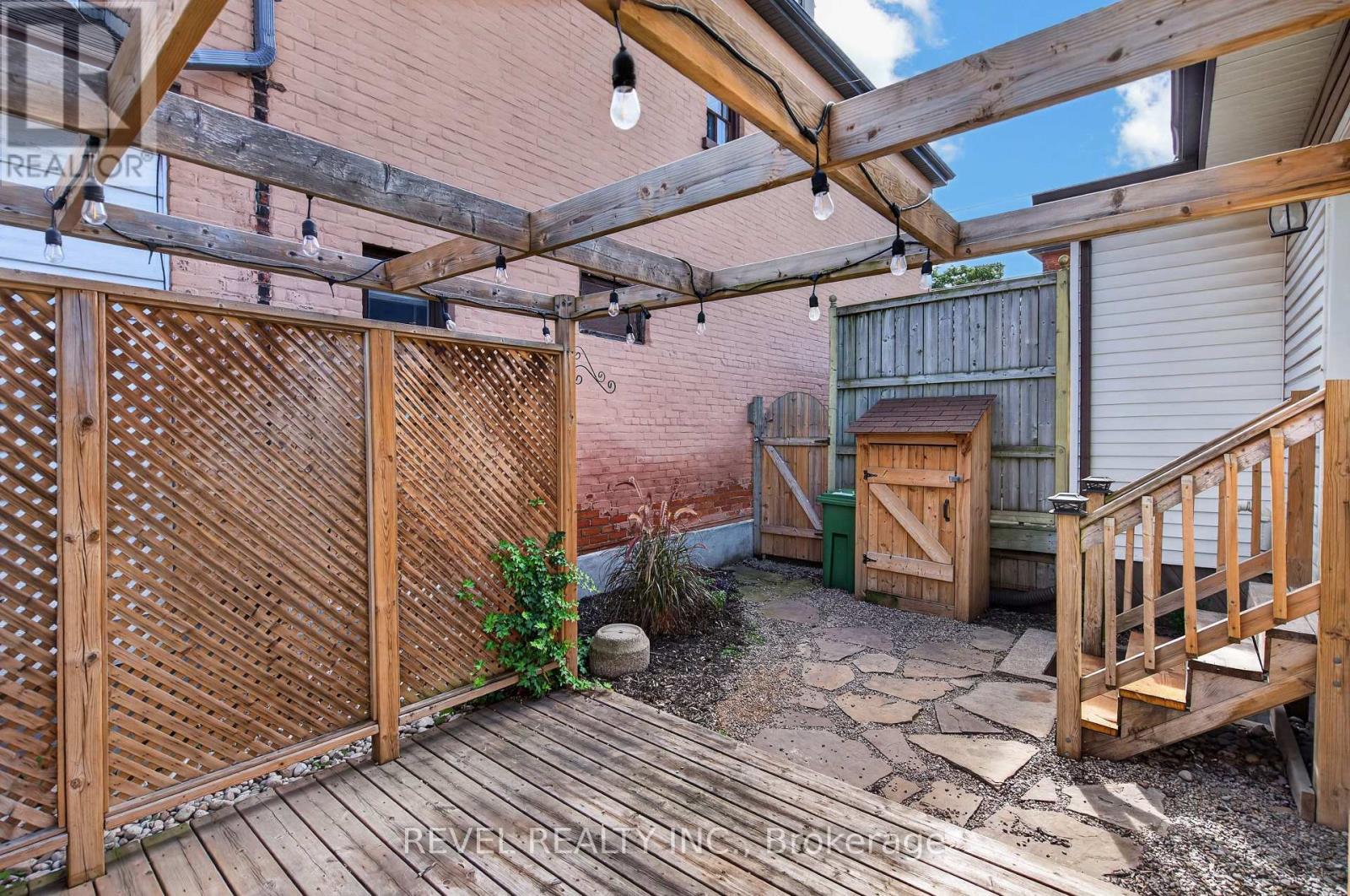 30 RAY STREET N - 20