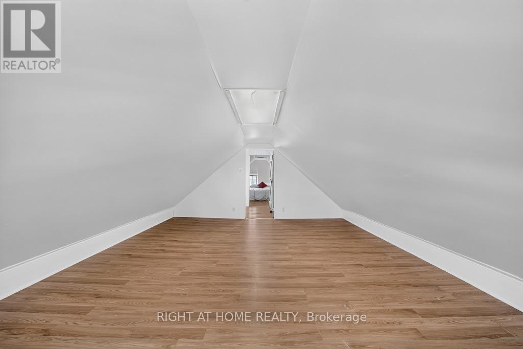 36 SHERMAN AVENUE N - Image 31