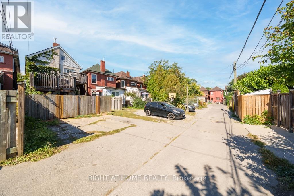 36 SHERMAN AVENUE N - 49