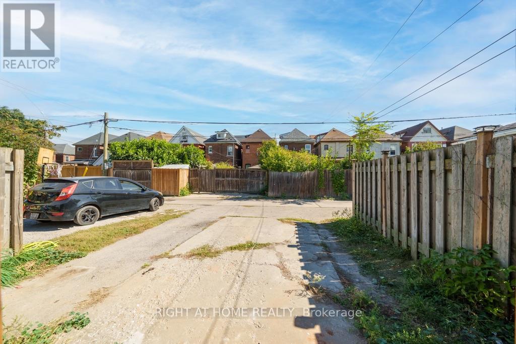 36 SHERMAN AVENUE N - 50