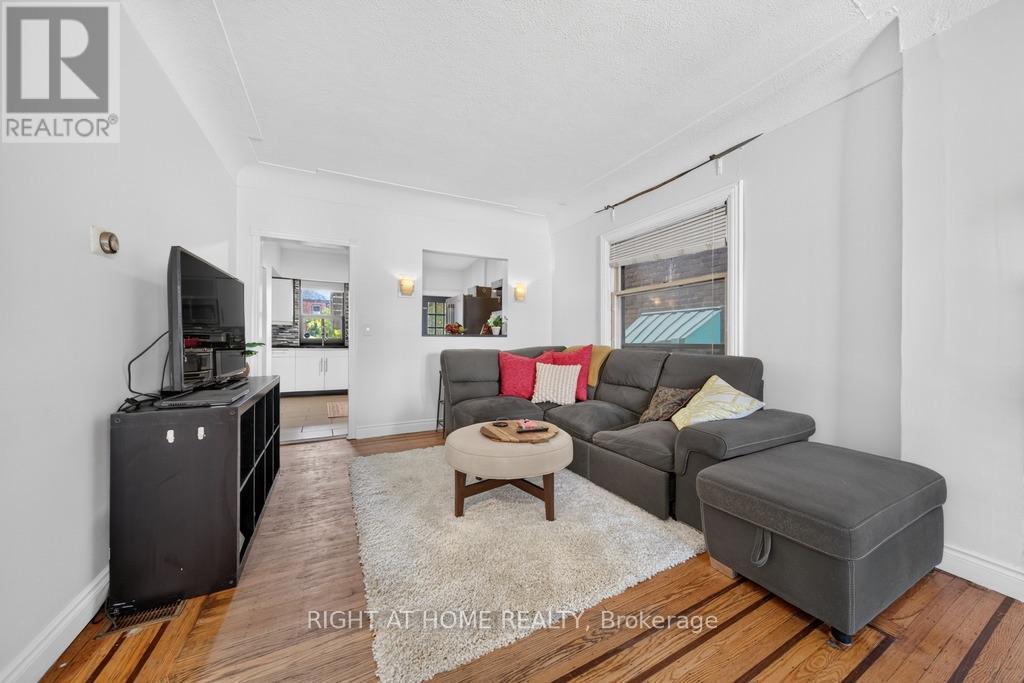 36 SHERMAN AVENUE N - 6