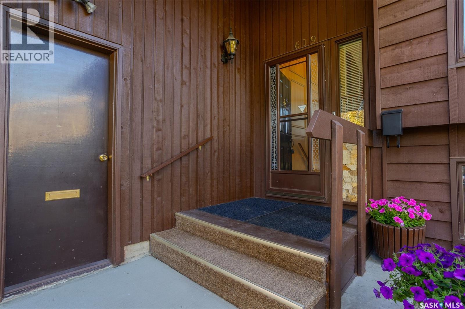 619 Clover AVENUE - 6