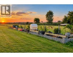 1957 Front Road North, Amherstburg, ON N9V3R3 Photo 8