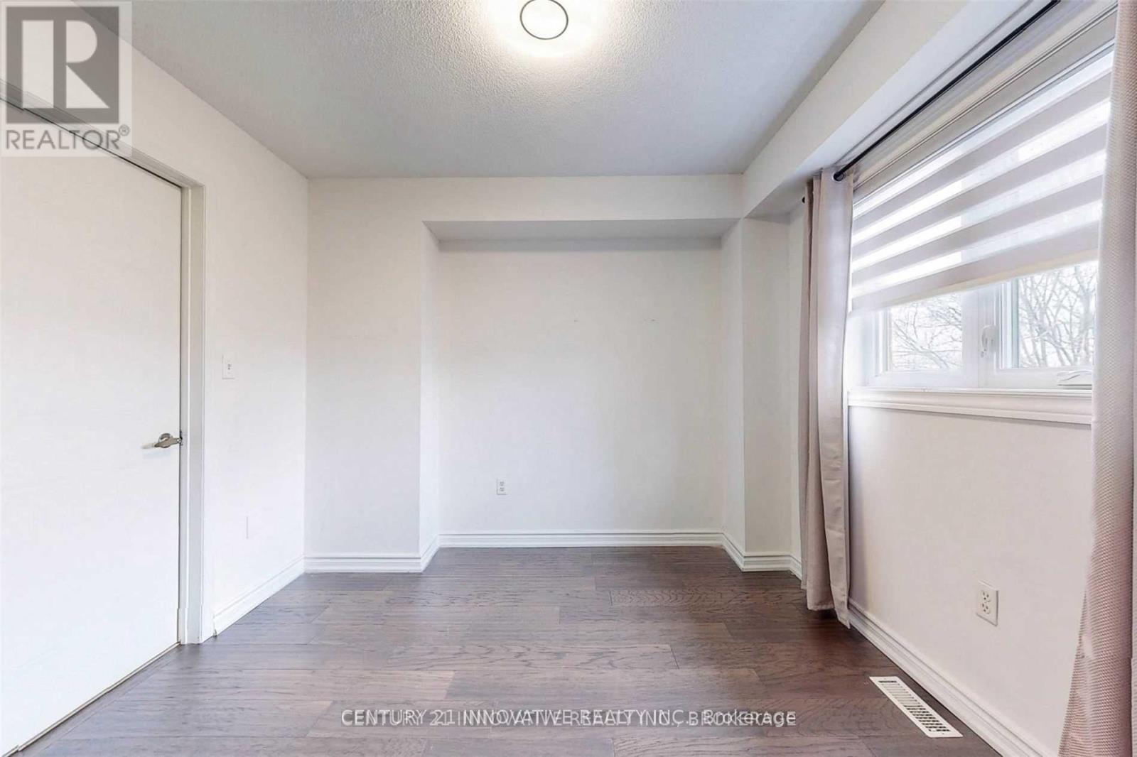 1635 Pickering Parkway — photo 28