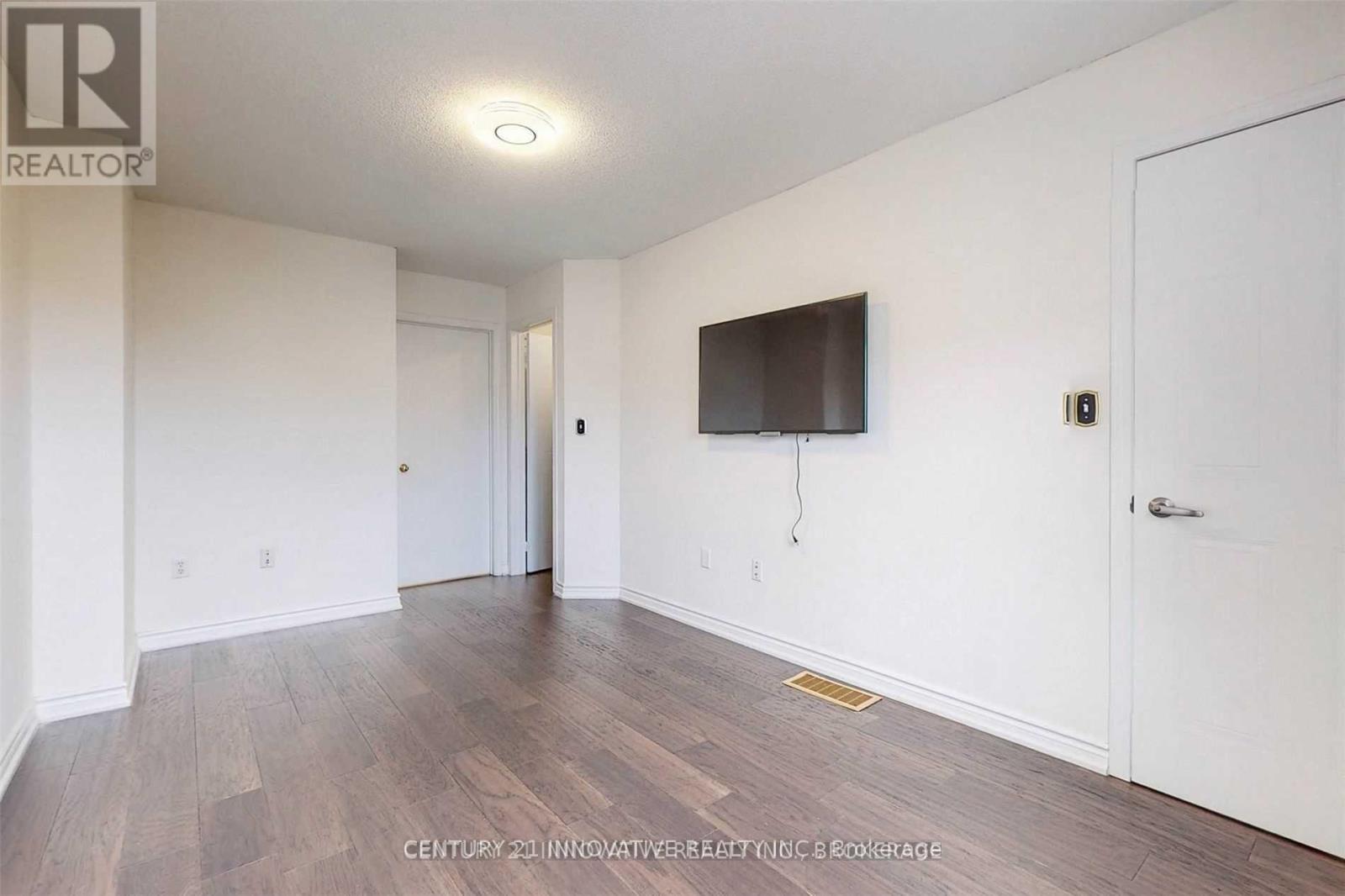 1635 Pickering Parkway — photo 40