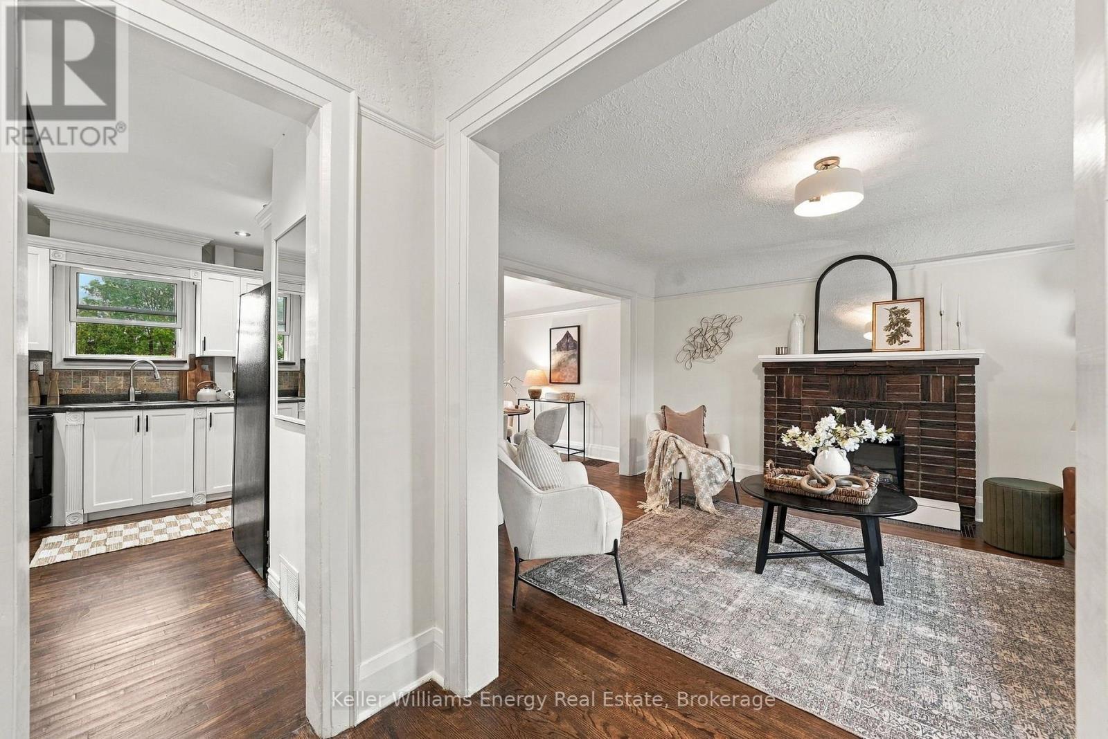 286 GLIDDON AVENUE - 11