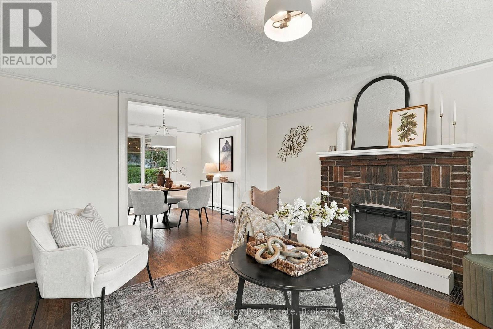 286 GLIDDON AVENUE - 16
