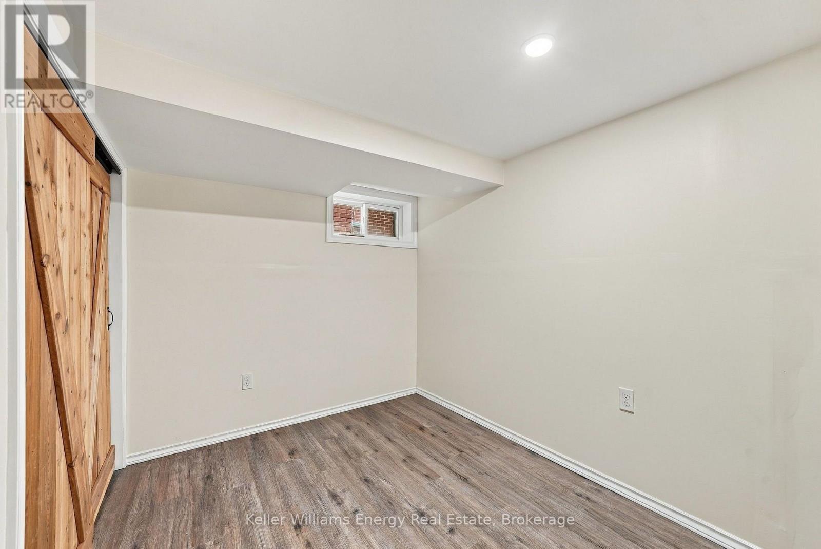 286 GLIDDON AVENUE - 33