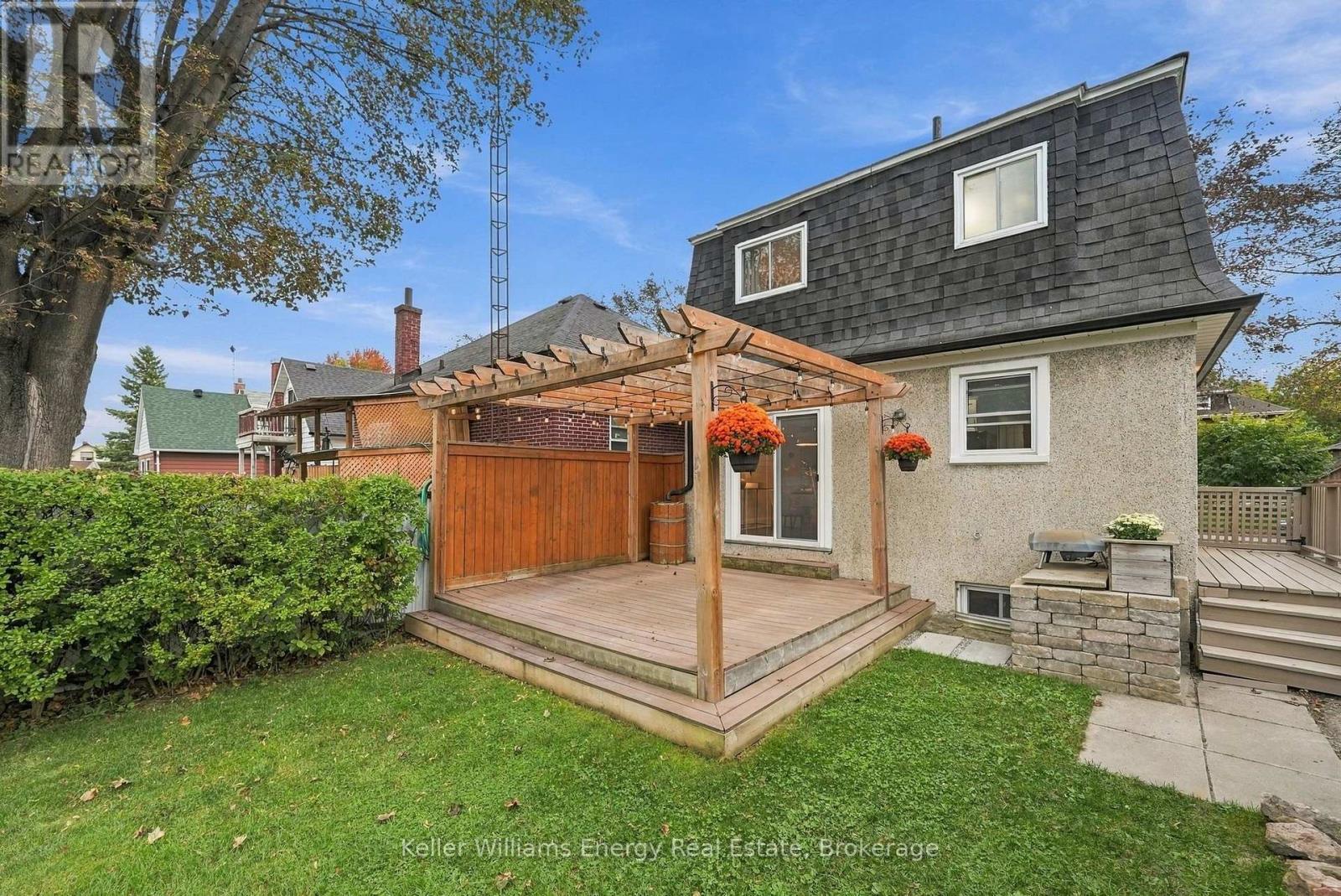 286 GLIDDON AVENUE - 36