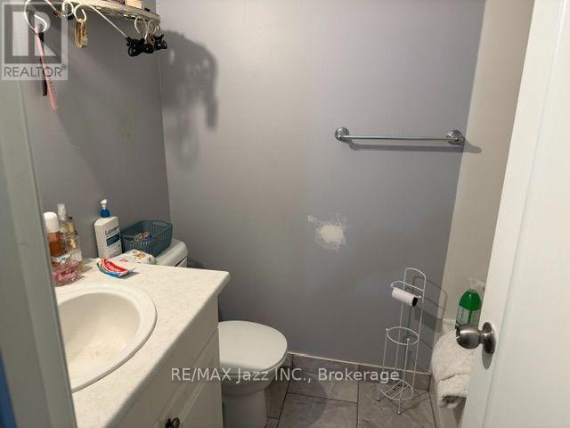 2- 43 Wayne Avenue, Oshawa, ON photo 6