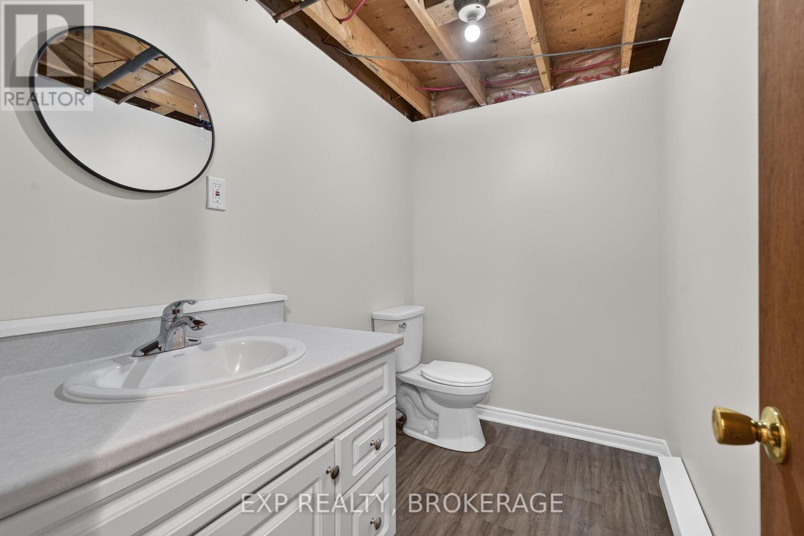 1054 YORK ROAD - Image 36