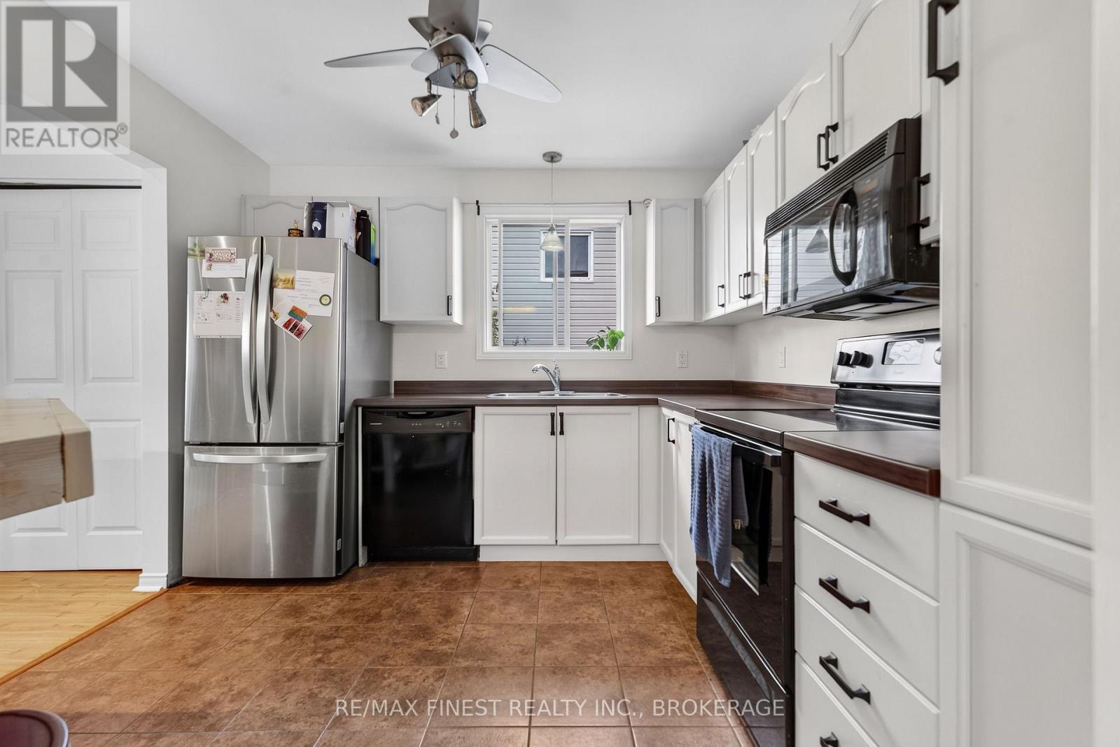 984 WATERBURY CRESCENT - Image 10