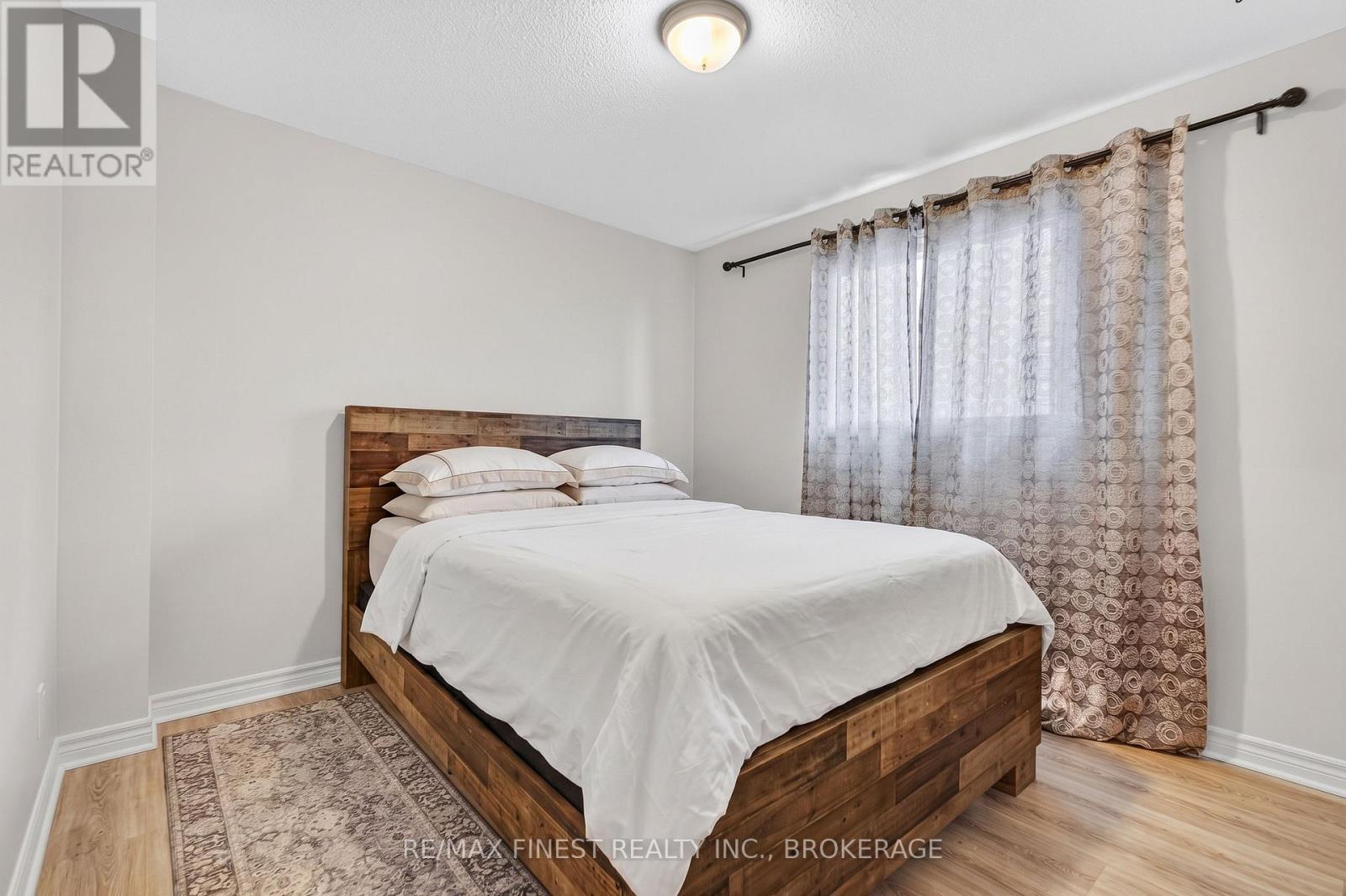 984 WATERBURY CRESCENT - 16