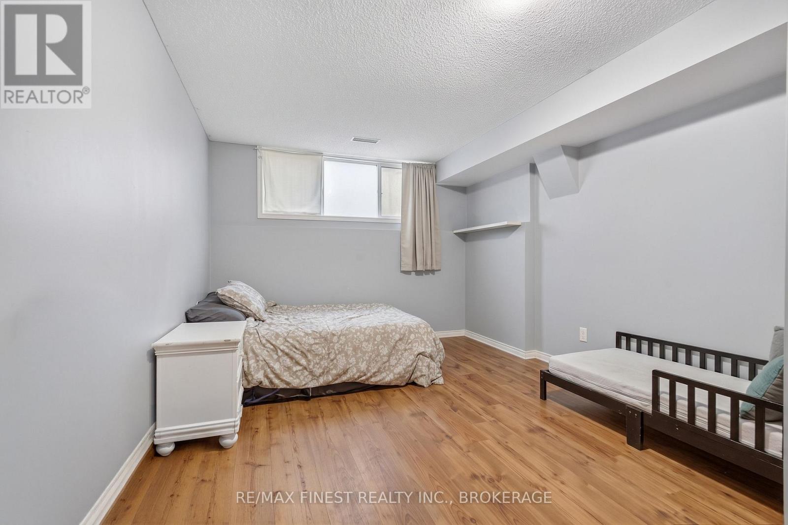 984 WATERBURY CRESCENT - Image 24