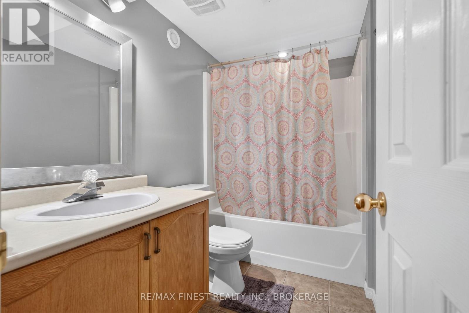 984 WATERBURY CRESCENT - Image 27