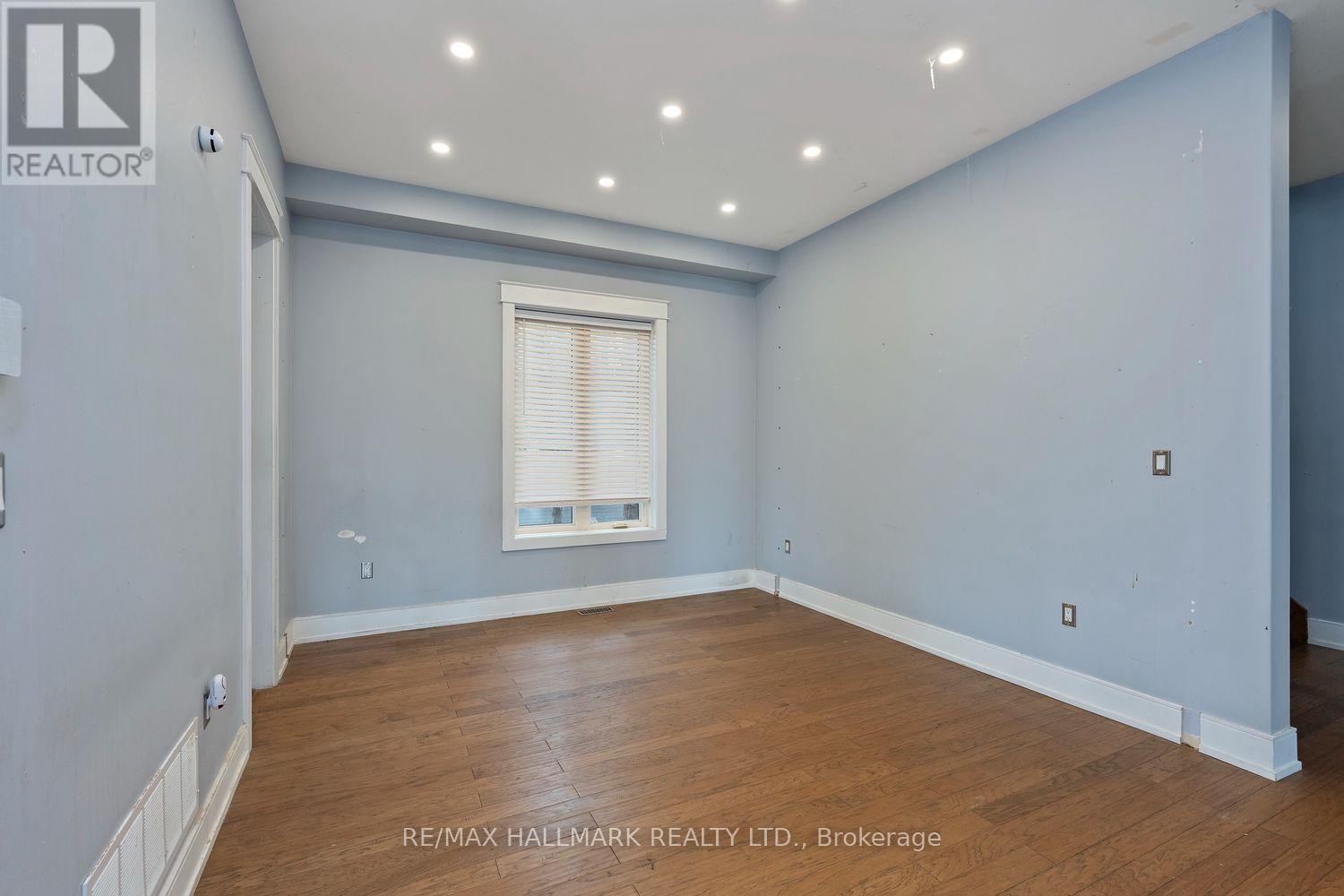 10 SUNRAY CRESCENT - 8
