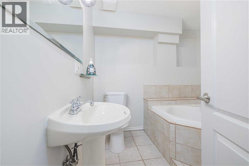 5 Erin Grove Place SE - 18