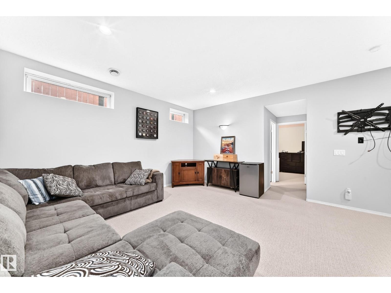 81 DUNFIELD CR - 40