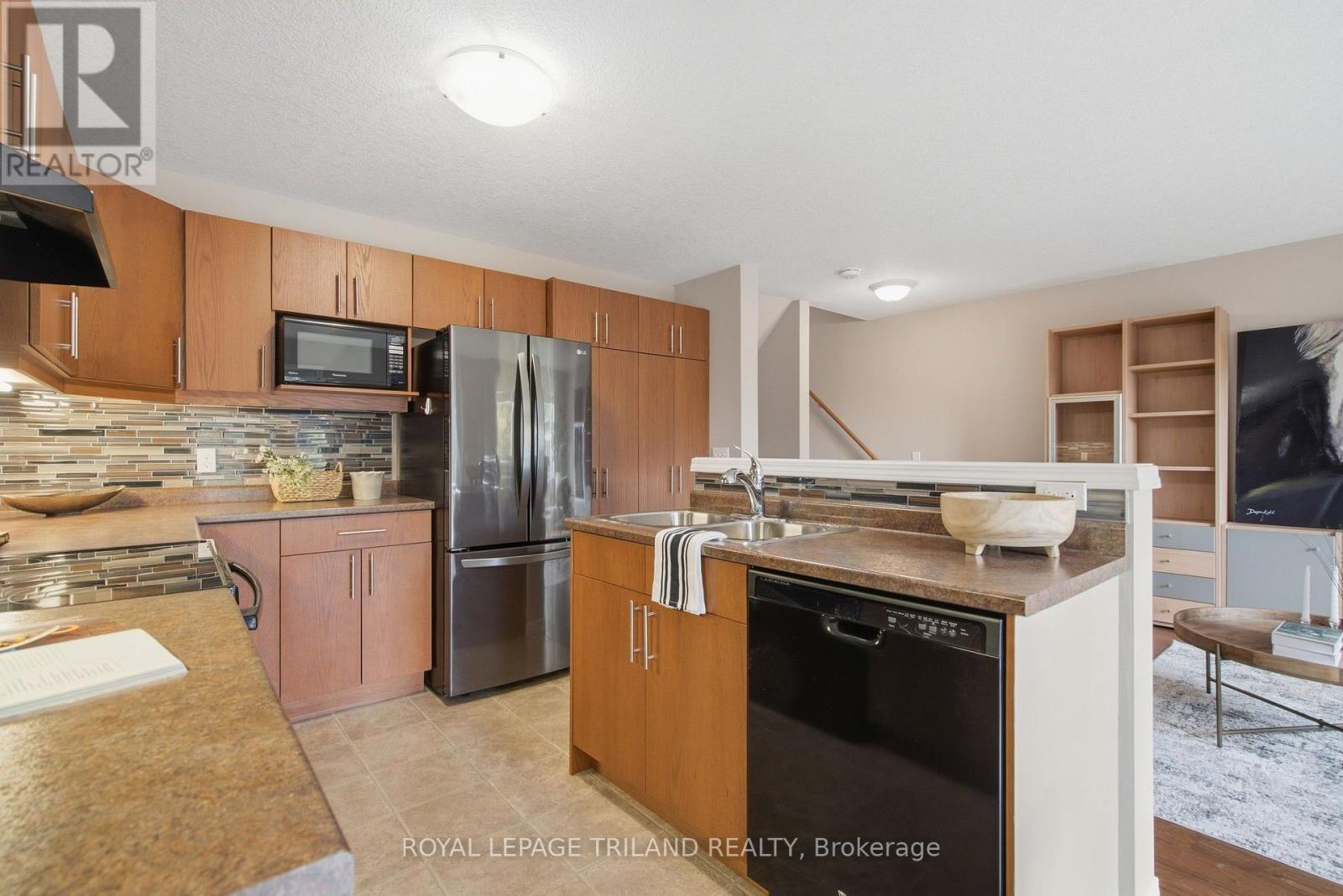 #40 1625 PURSER STREET - 16