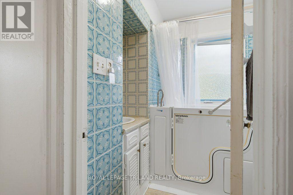 82 SOUTH EDGEWARE ROAD - Image 36