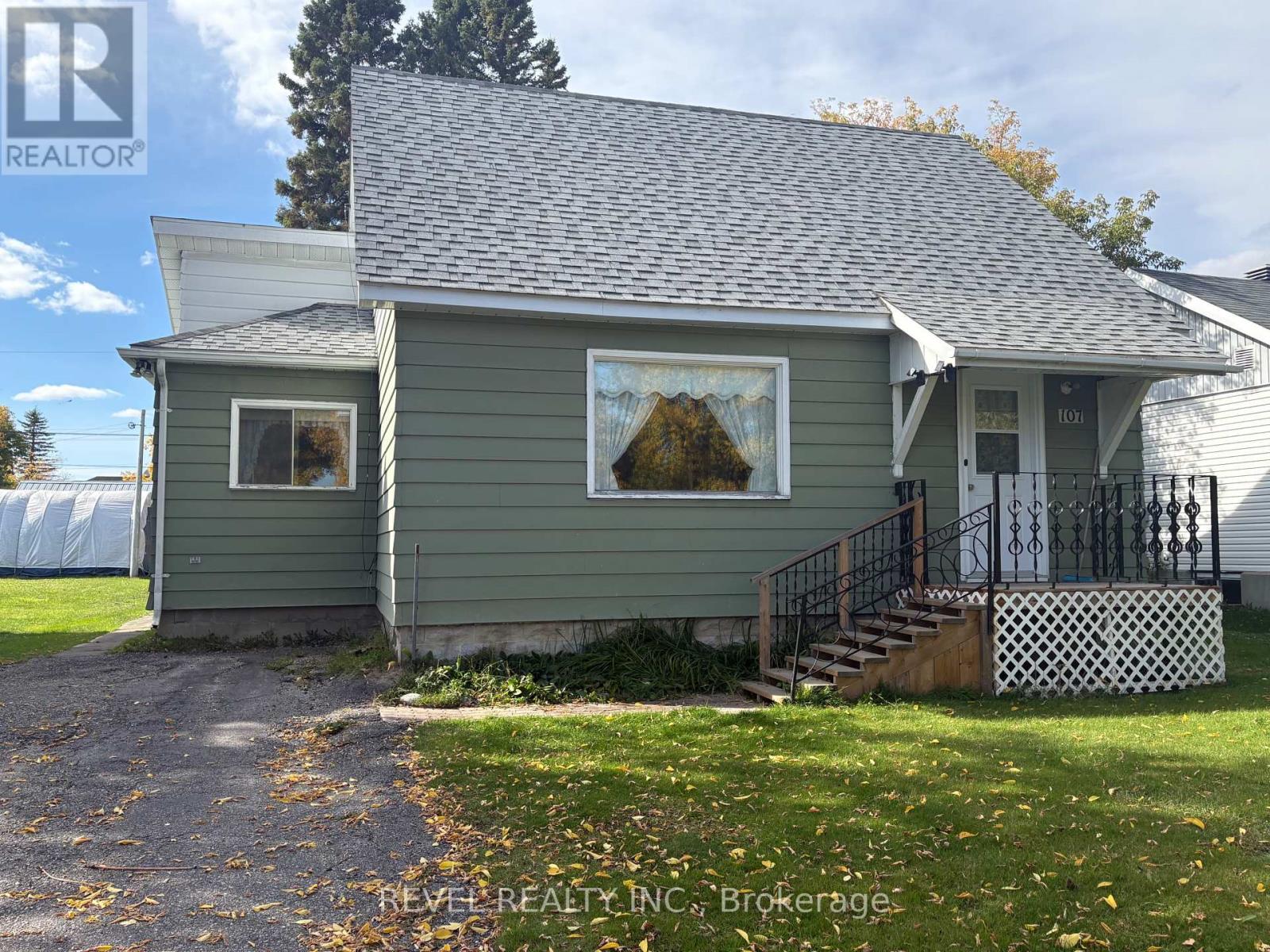 107 FIFTEENTH AVENUE - 1