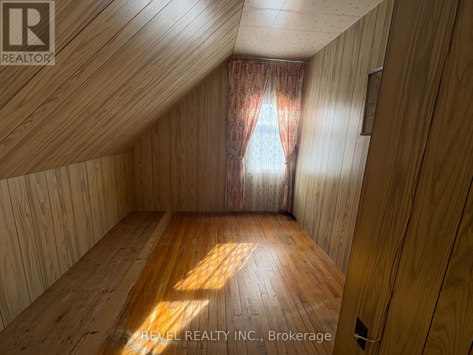 107 FIFTEENTH AVENUE - 15