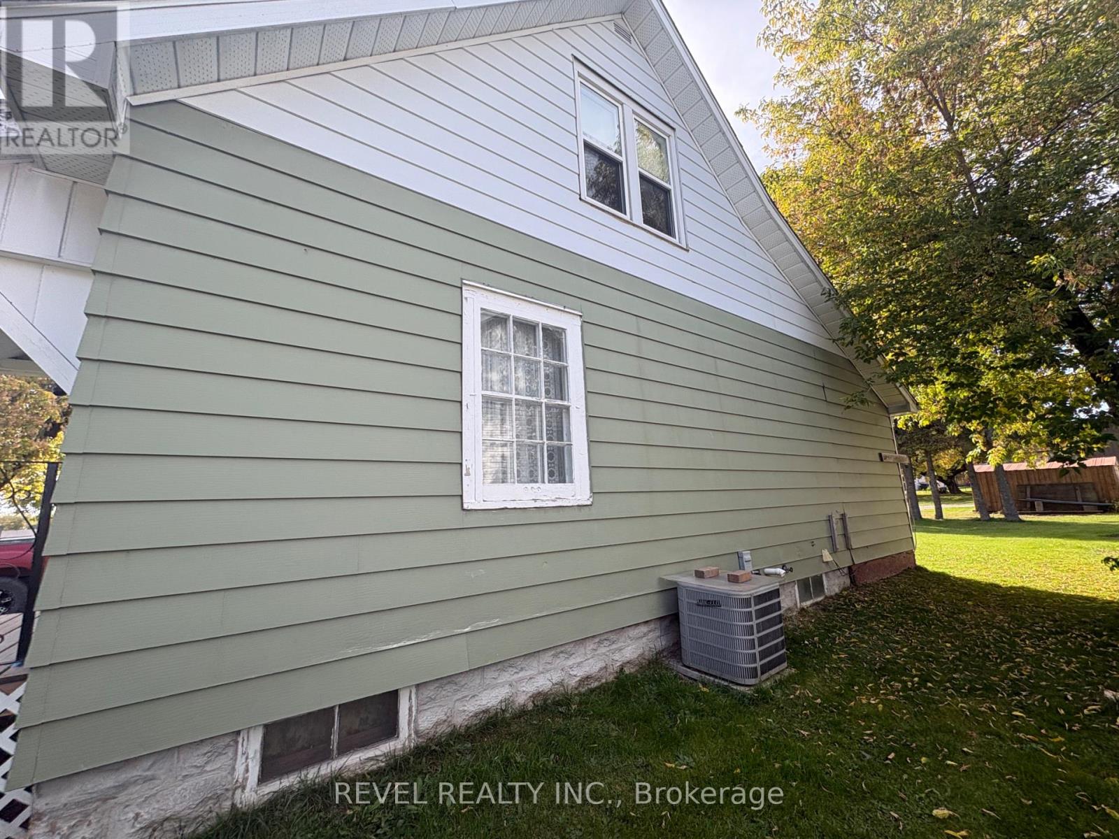 107 FIFTEENTH AVENUE - 3
