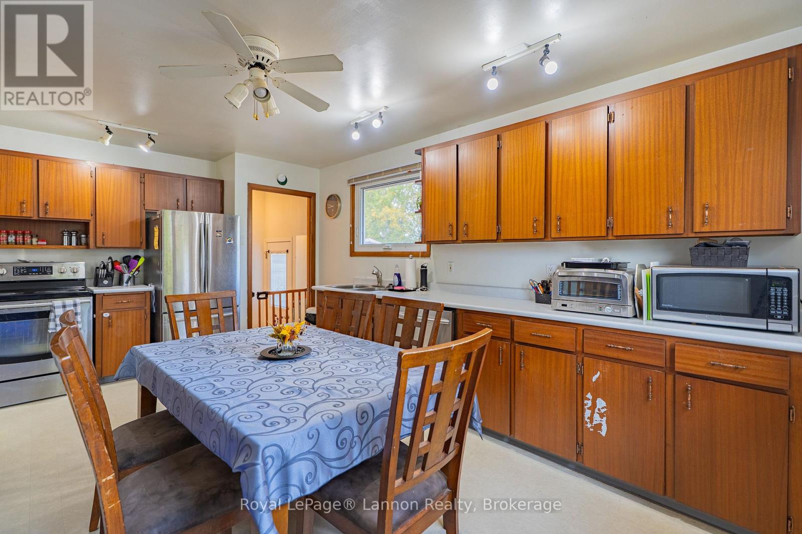 562 SIMON FRASER DRIVE - Image 10