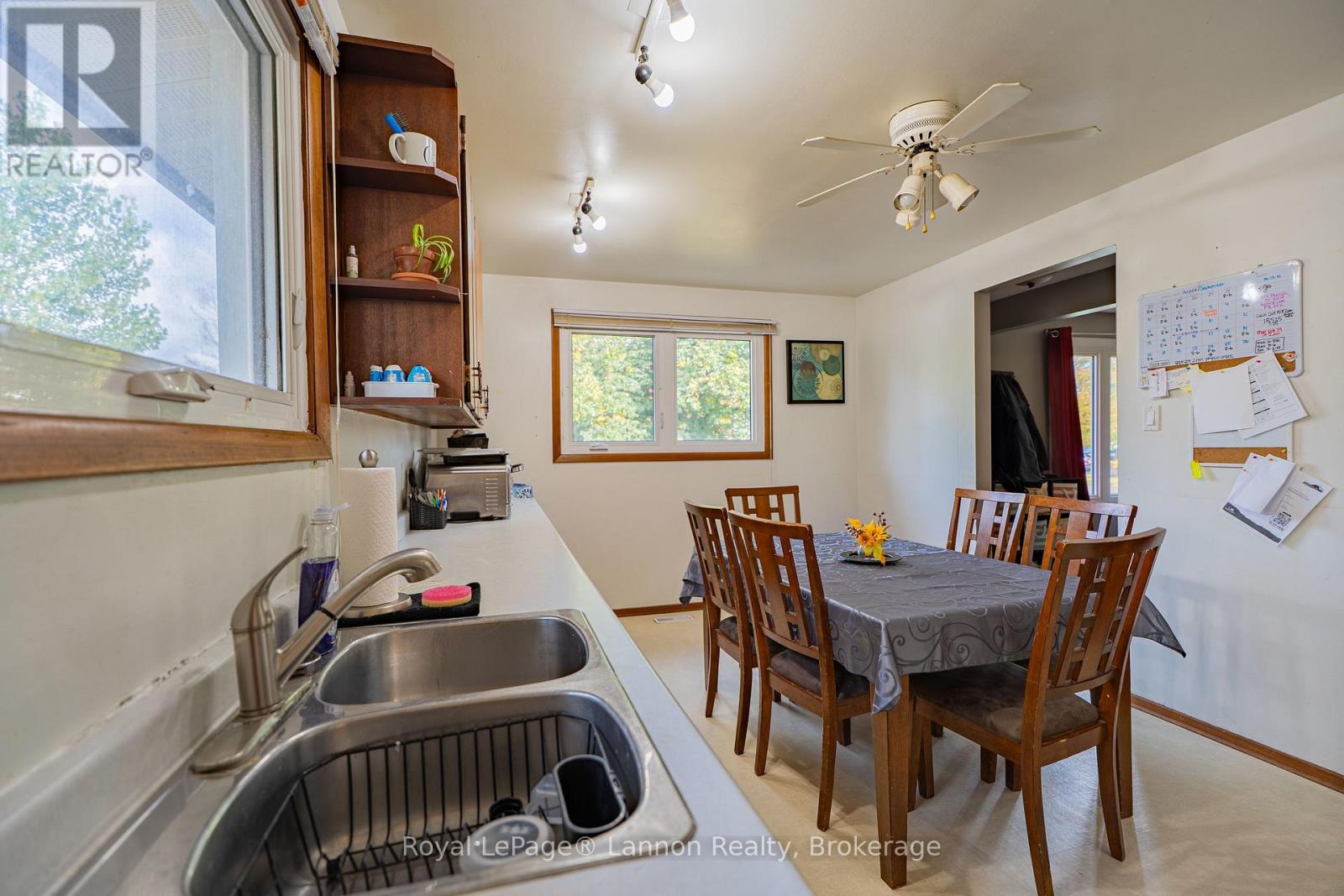 562 SIMON FRASER DRIVE - Image 12