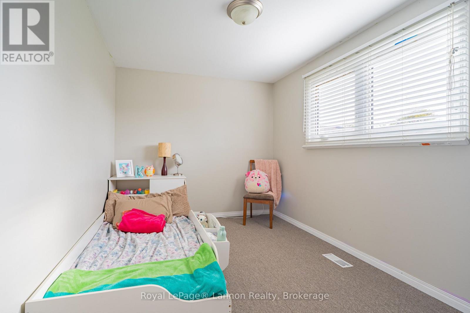562 SIMON FRASER DRIVE - 15