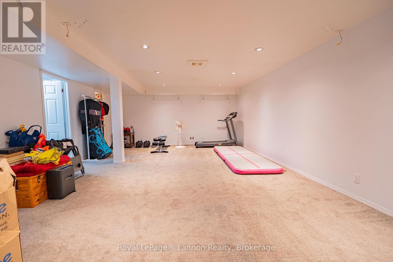 562 SIMON FRASER DRIVE - 27