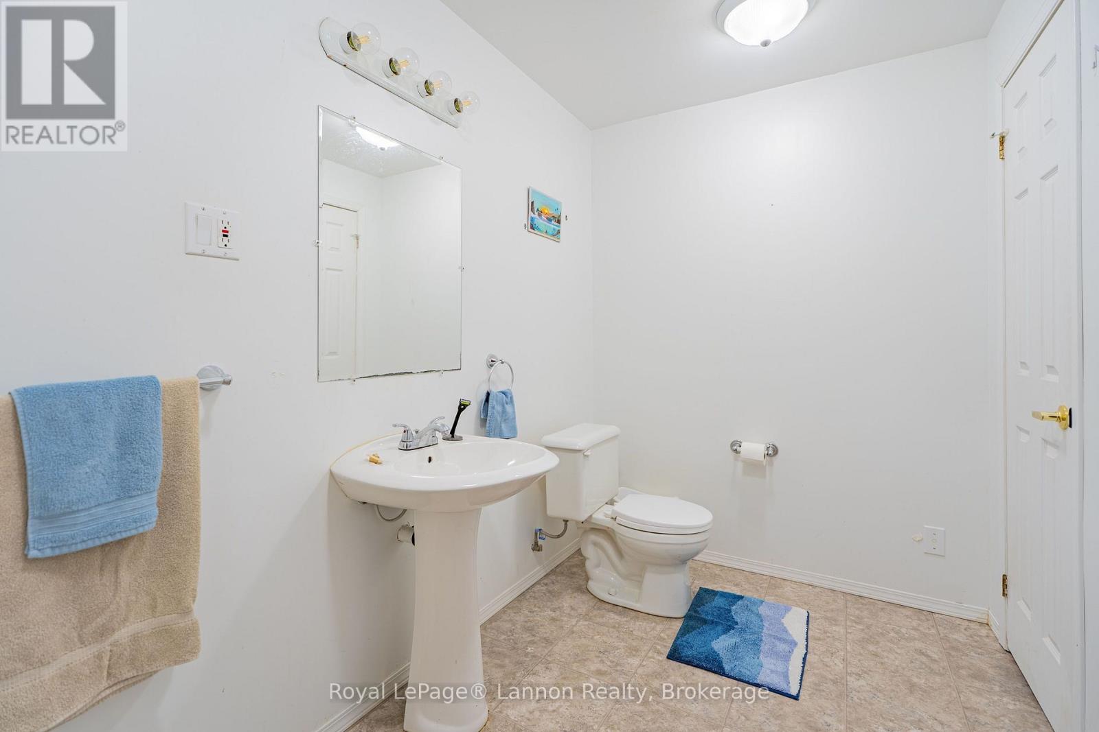 562 SIMON FRASER DRIVE - 32