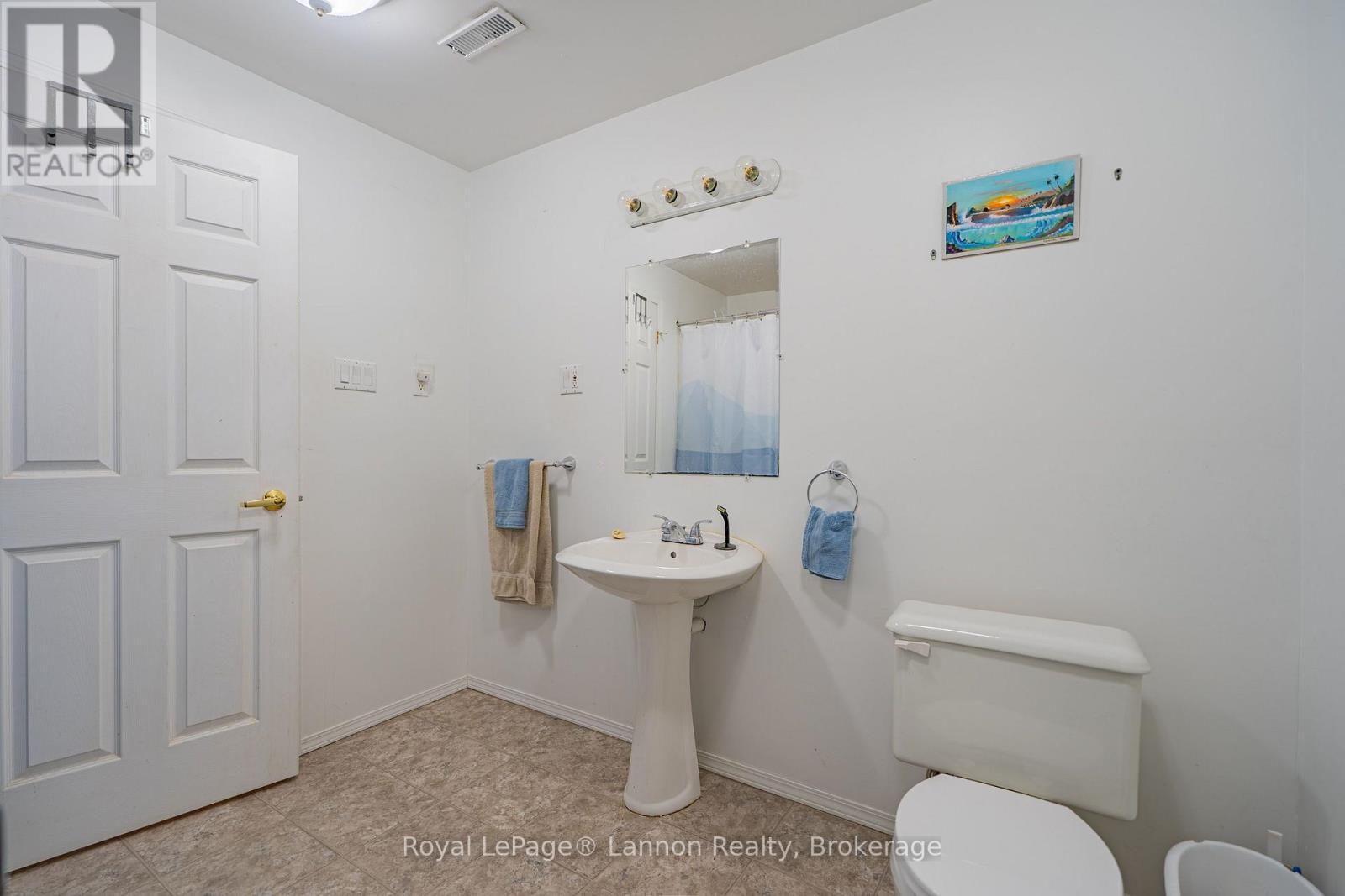 562 SIMON FRASER DRIVE - 33