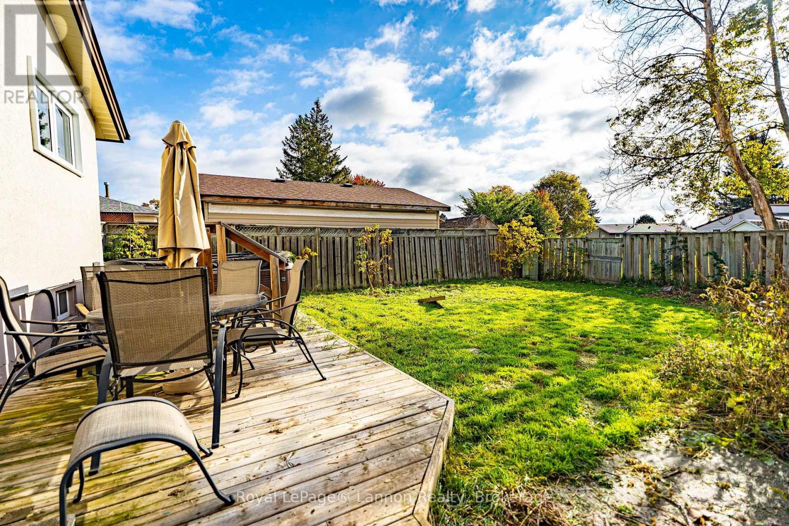 562 SIMON FRASER DRIVE - 39