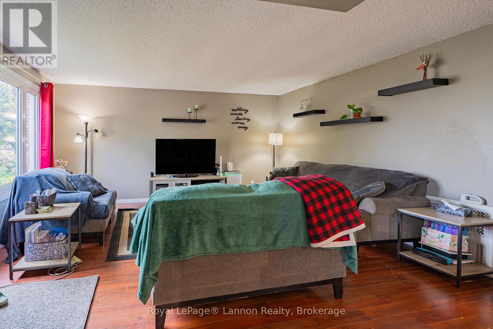 562 SIMON FRASER DRIVE - 5