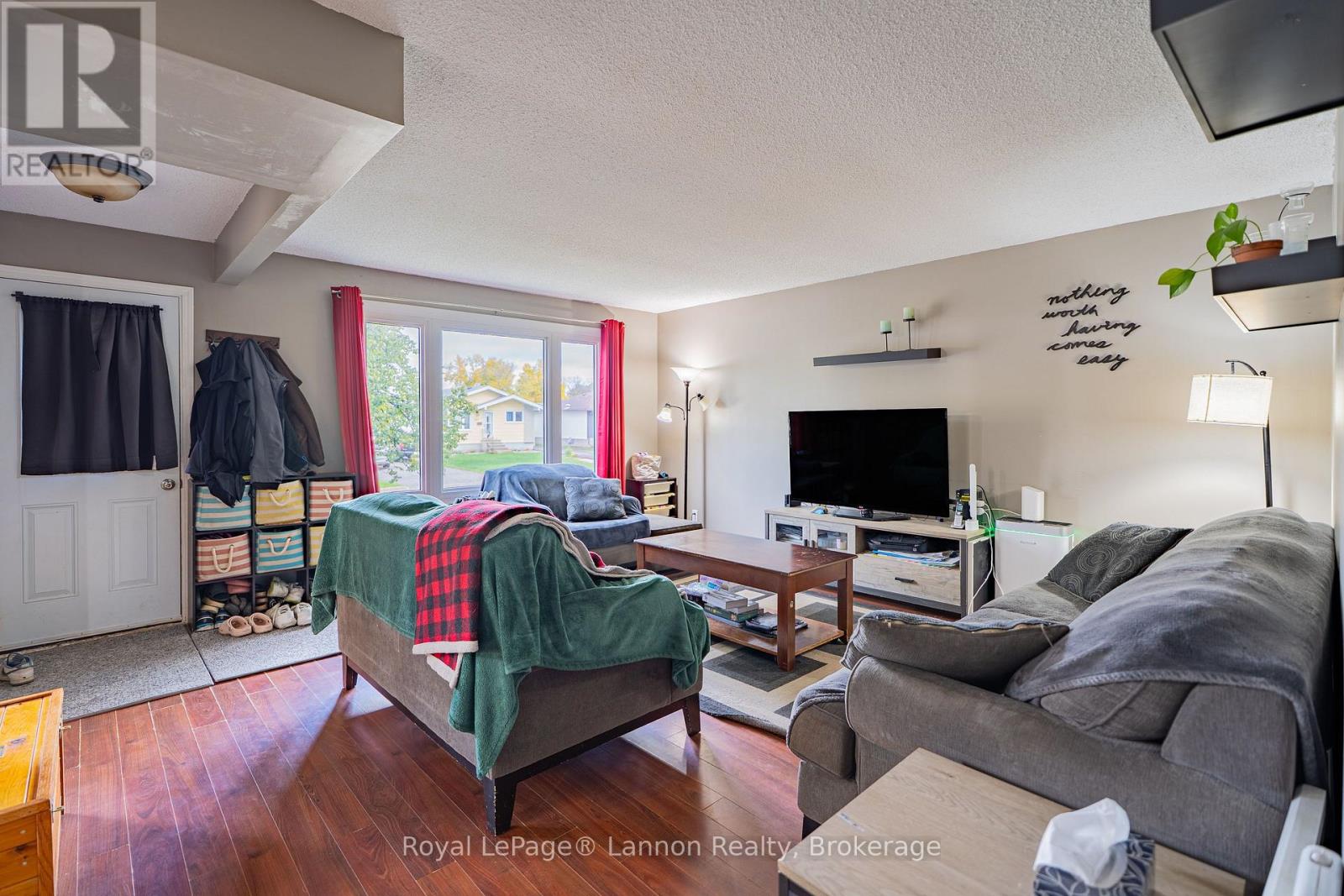 562 SIMON FRASER DRIVE - 6