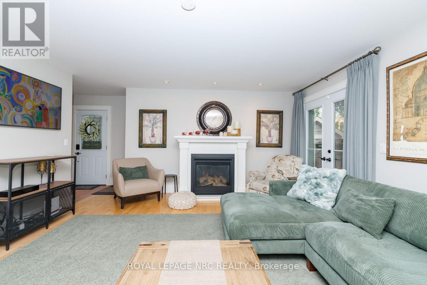 3 LUTHER AVENUE - 13