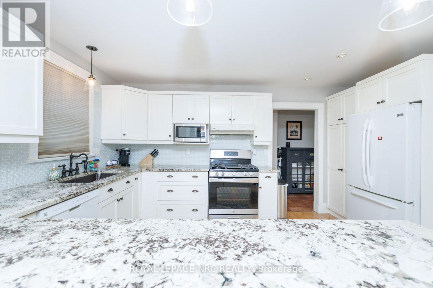3 LUTHER AVENUE - 18