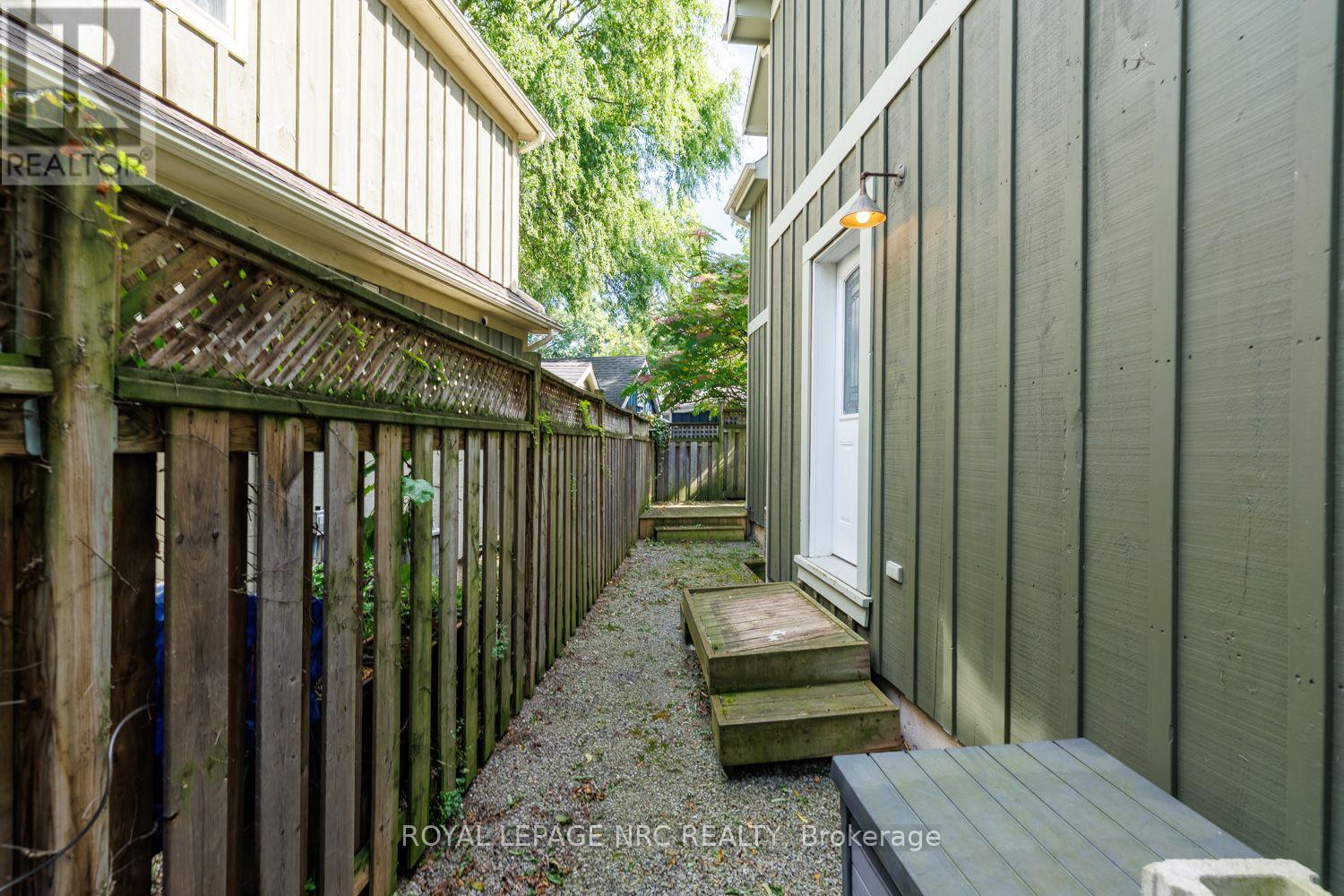 3 LUTHER AVENUE - 35