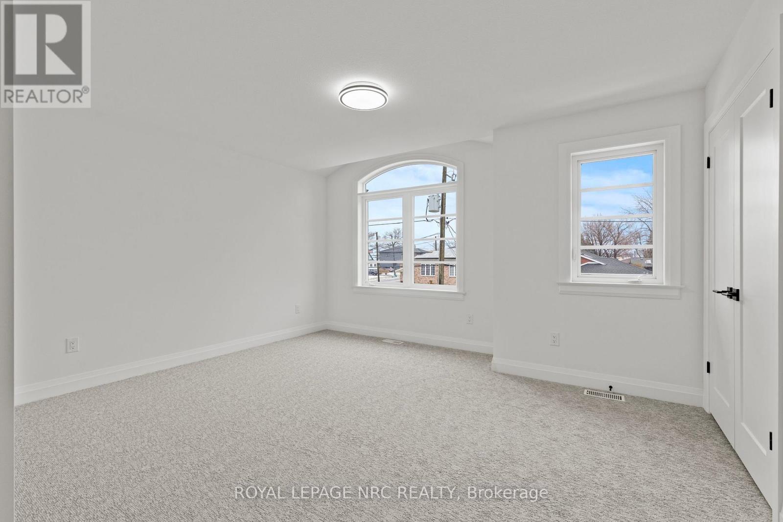 4705 LEE AVENUE - 19