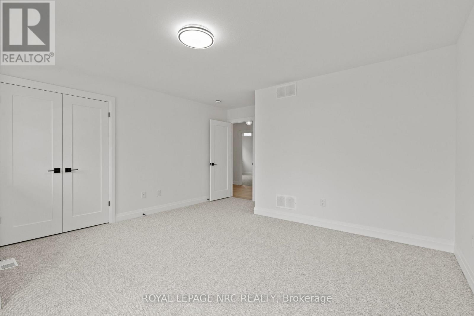 4705 LEE AVENUE - Image 20