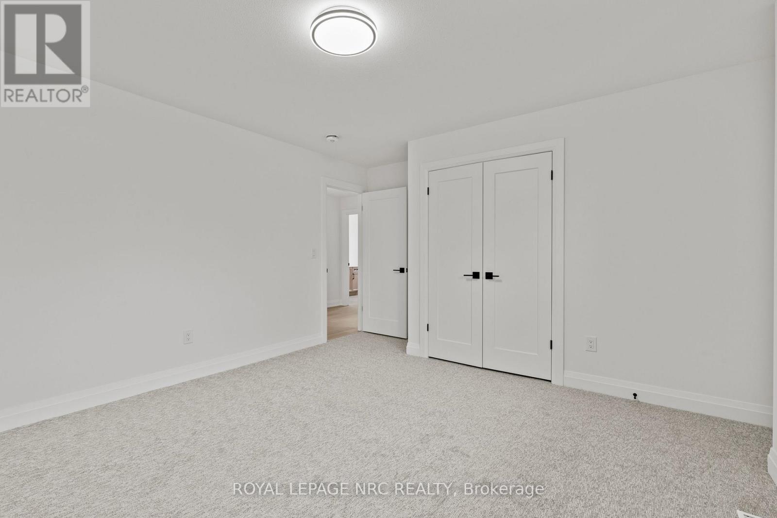 4705 LEE AVENUE - 23
