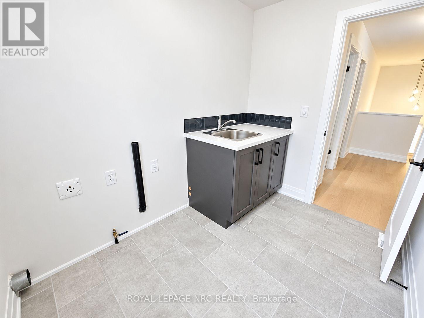 4705 LEE AVENUE - 27