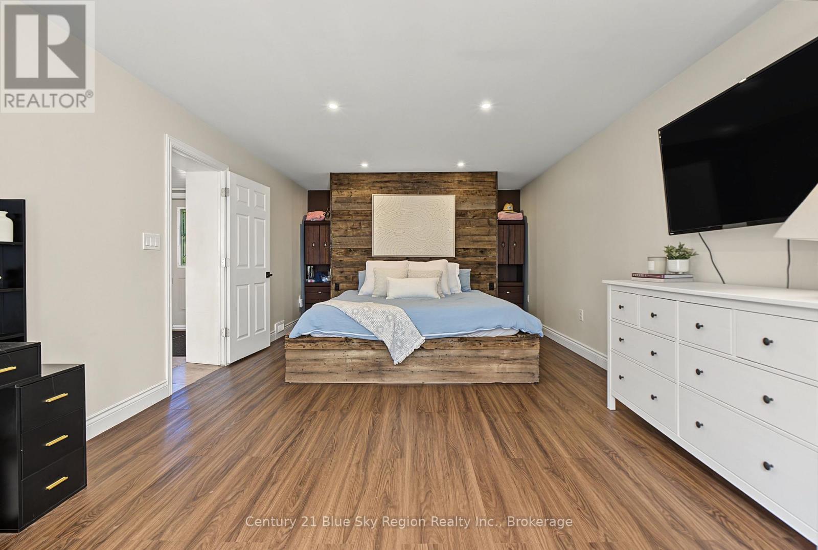 125 GOLF CLUB ROAD - 17