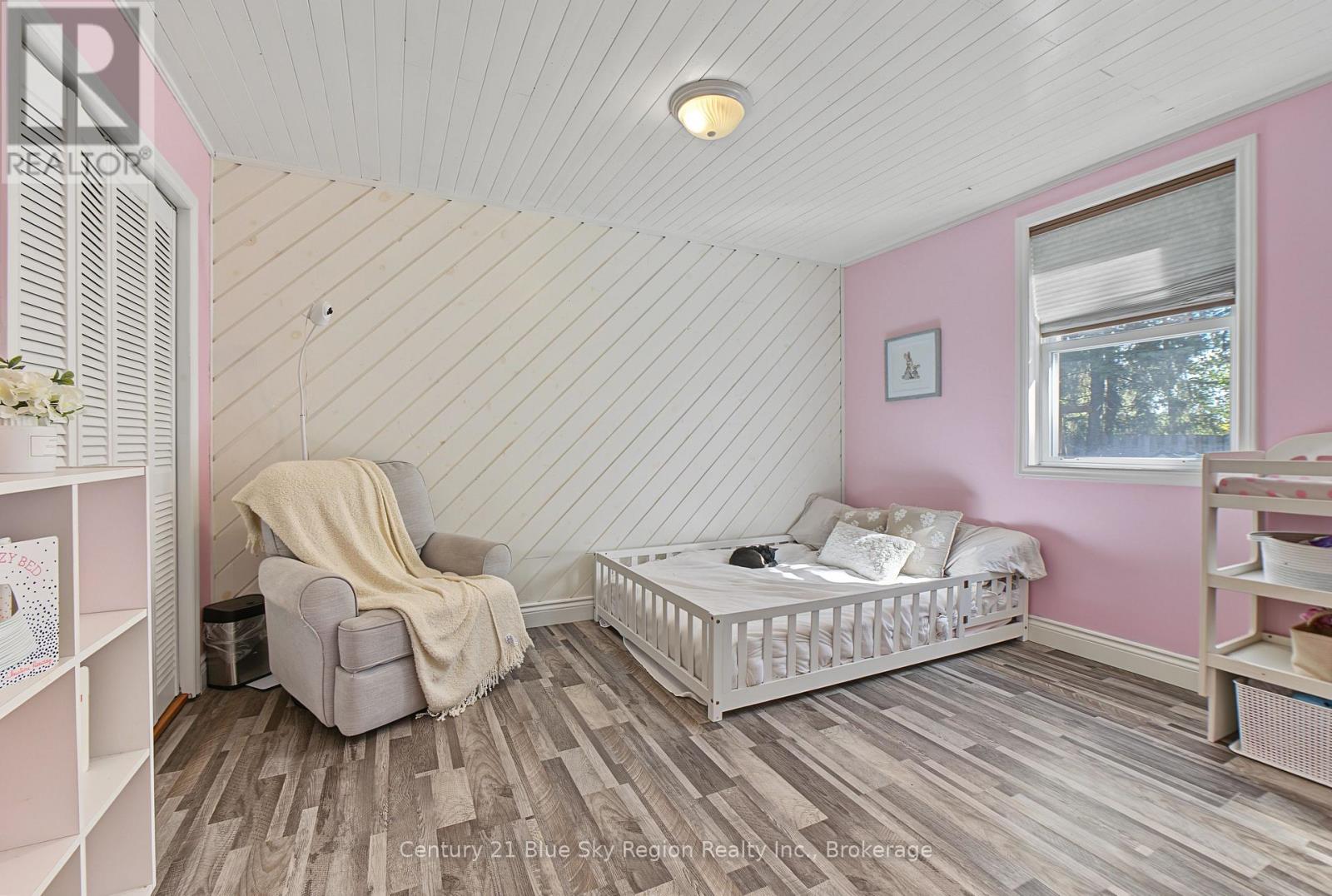 125 GOLF CLUB ROAD - 18