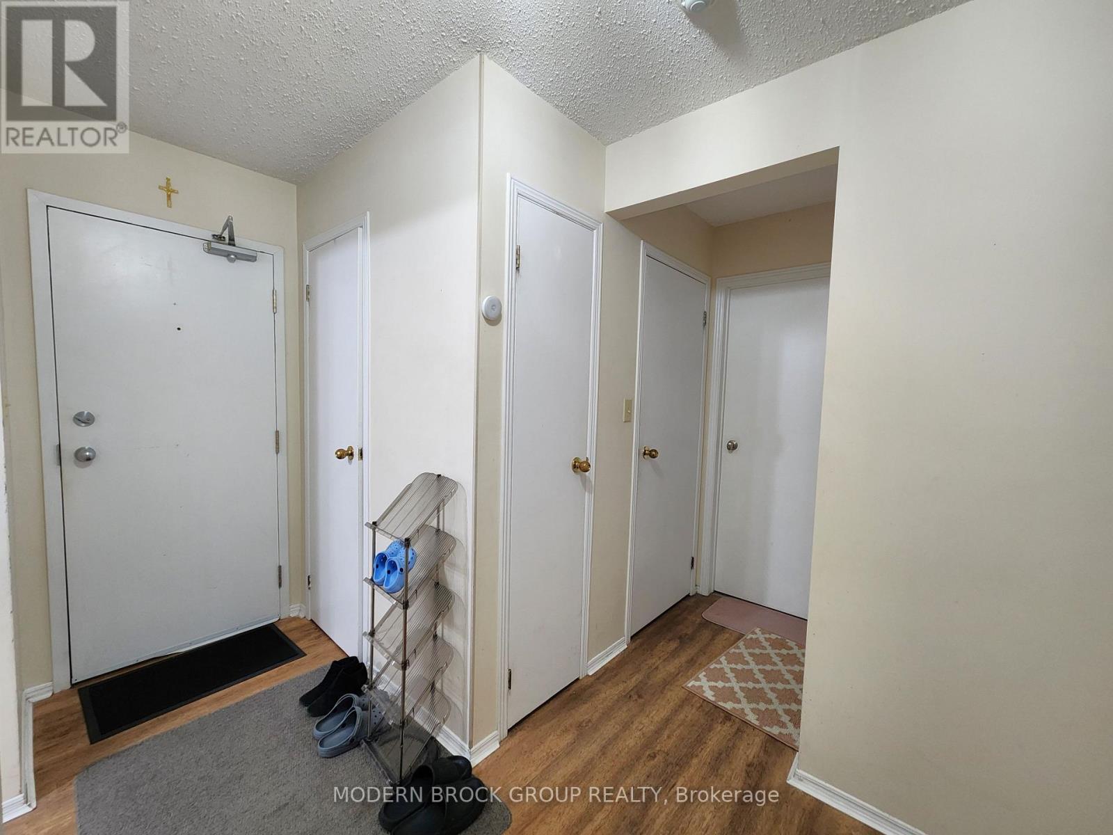 #14 14 CHARLOTTE PLACE - Image 13