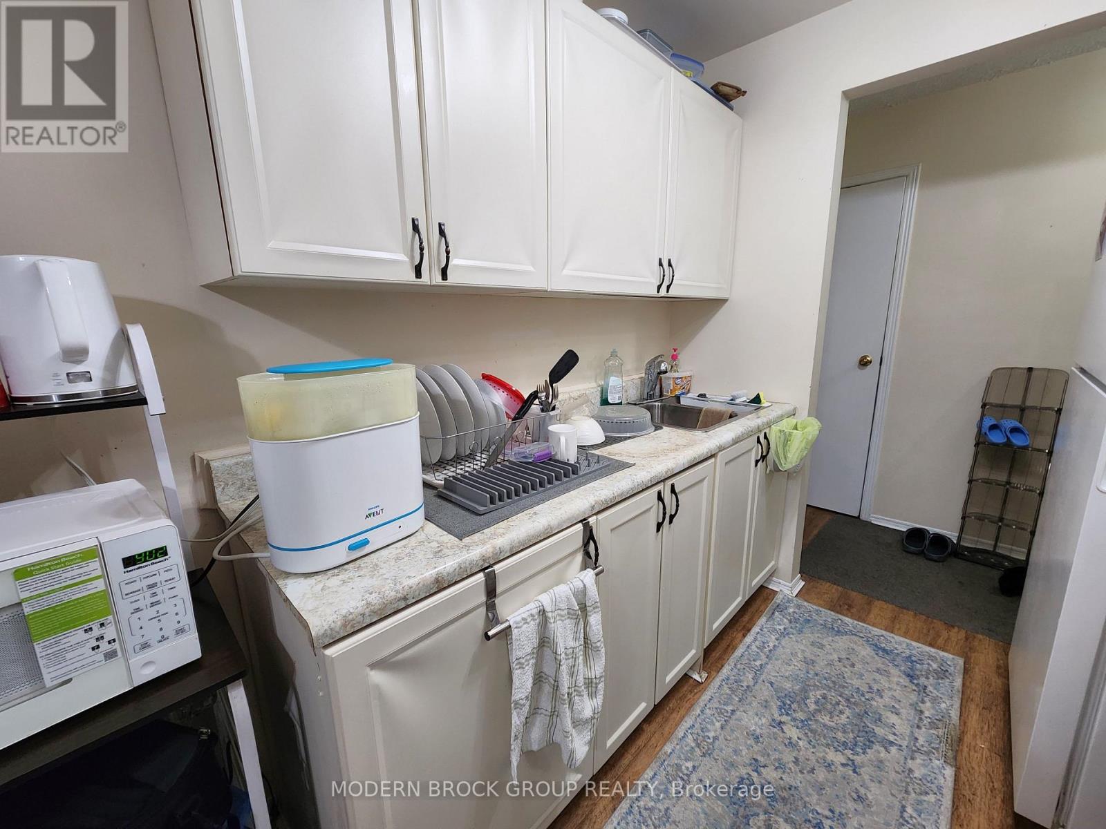 #14 14 CHARLOTTE PLACE - Image 15