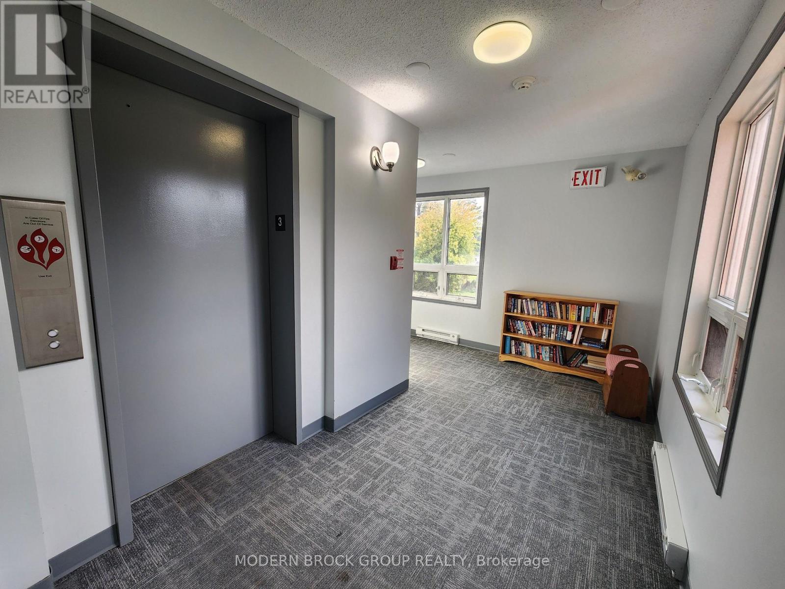 #14 14 CHARLOTTE PLACE - Image 31