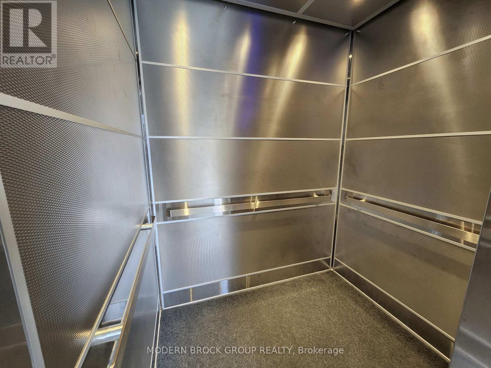 #14 14 CHARLOTTE PLACE - Image 9